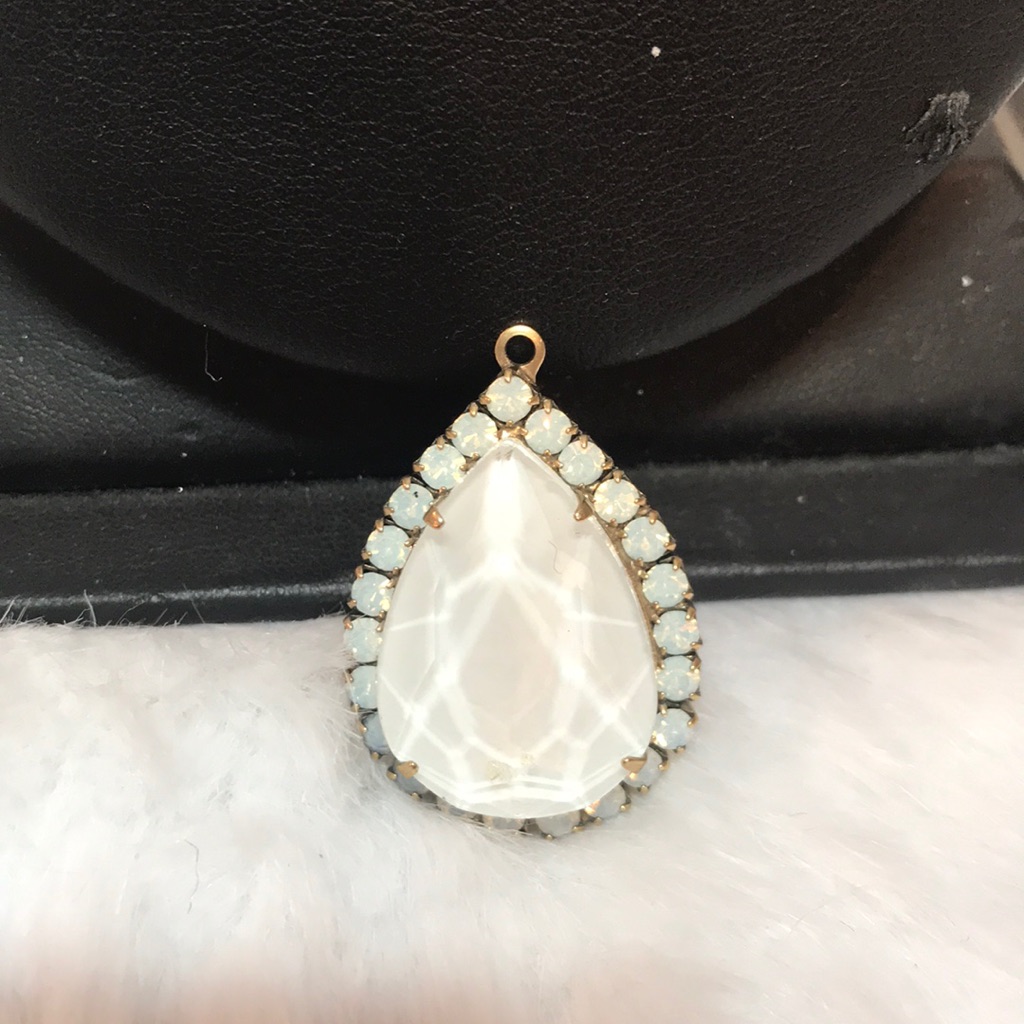 Lauren Hope ENew Pendant 44$